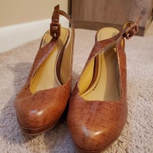 Slingback pumps